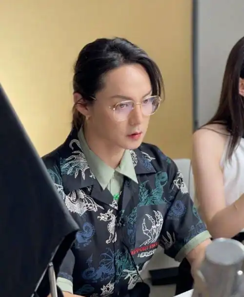 彭于晏表情包镜子