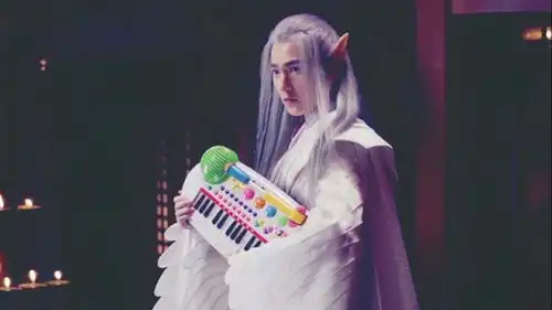 杨洋小表情超级多超超级可爱的哈哈张黎偷偷告...