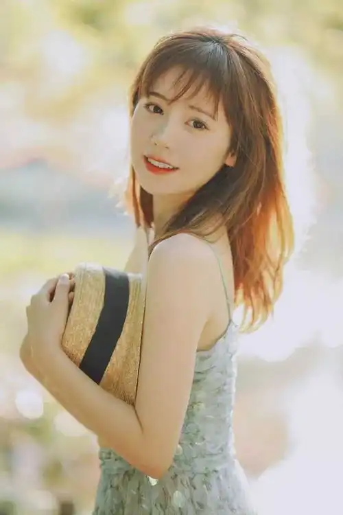 女人喜不喜欢你,通过这3个表情,就能一目了然