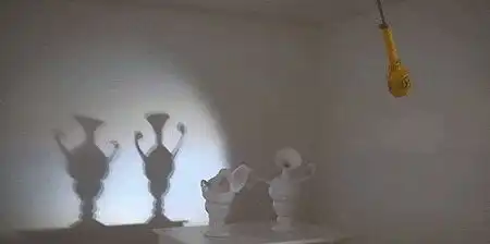 幽默搞笑段子集女孩子站反了吧,不是该转过身站着么