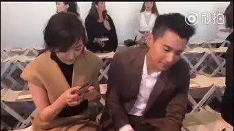 白浅夜华纽约重逢玩自拍,杨幂嫌弃赵又廷拍照技术差,表情亮了