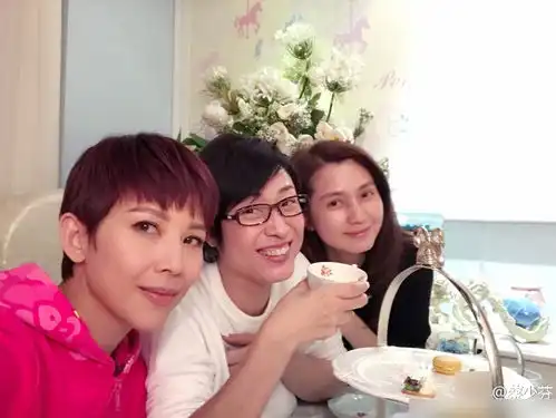 她美过朱茵,年轻时当单身妈妈,47岁又遇情感问题