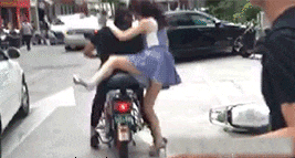 搞笑gif段子找个女朋友容易吗还给硬生生分开
