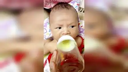 表情一个月宝宝吃妈咪爱的表情,有点酸有点甜搞笑视频榜表情