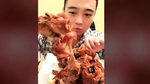 表情这个大棒骨,炖的骨头都快要酥了闻着这个味道都在流口水表情