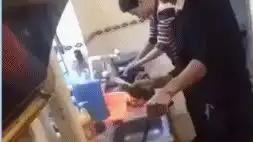 小伙低调点吧,监控盯你半天了